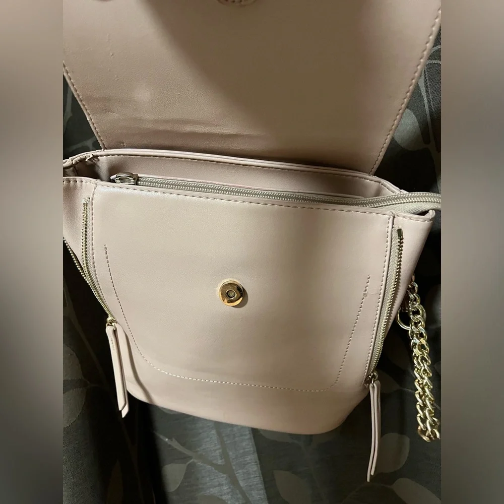 Backpack - Picture 6 of 6